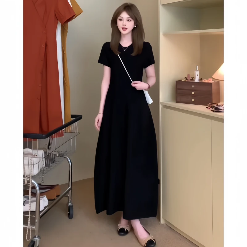 大码女装夏季新款法式高级感连衣裙胖mm遮肉显瘦时尚设计感小黑裙