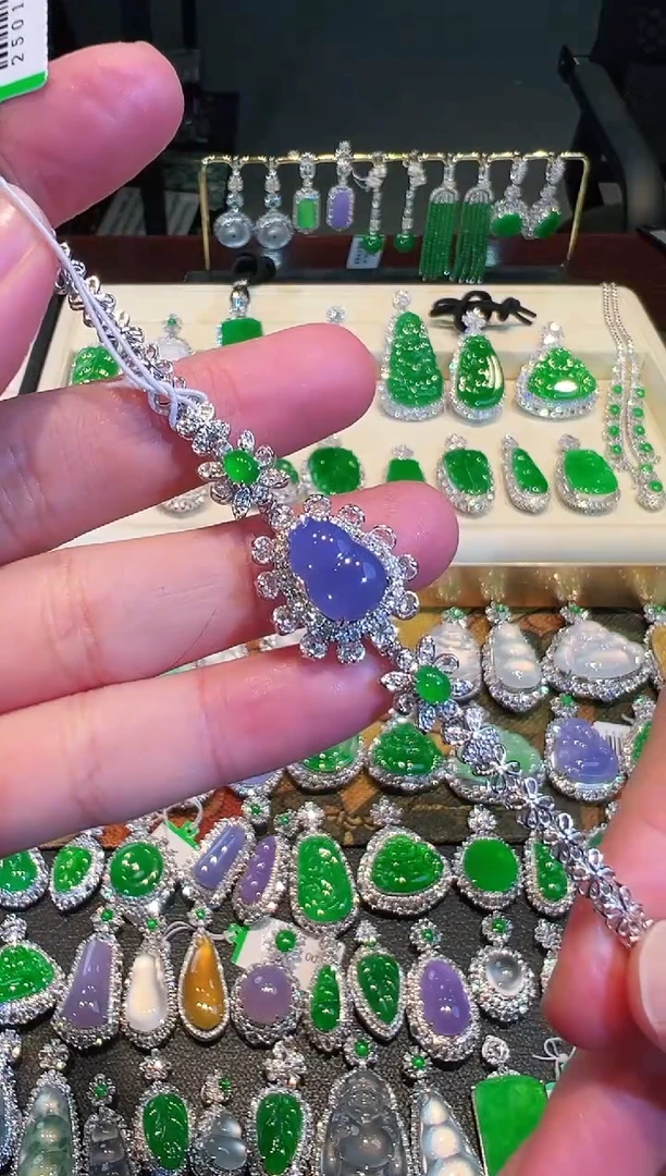 【闪购商品】翡翠手链18K金镶嵌翡翠