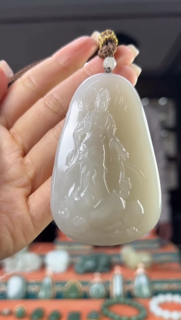 颈饰未镶嵌和田玉佩佩