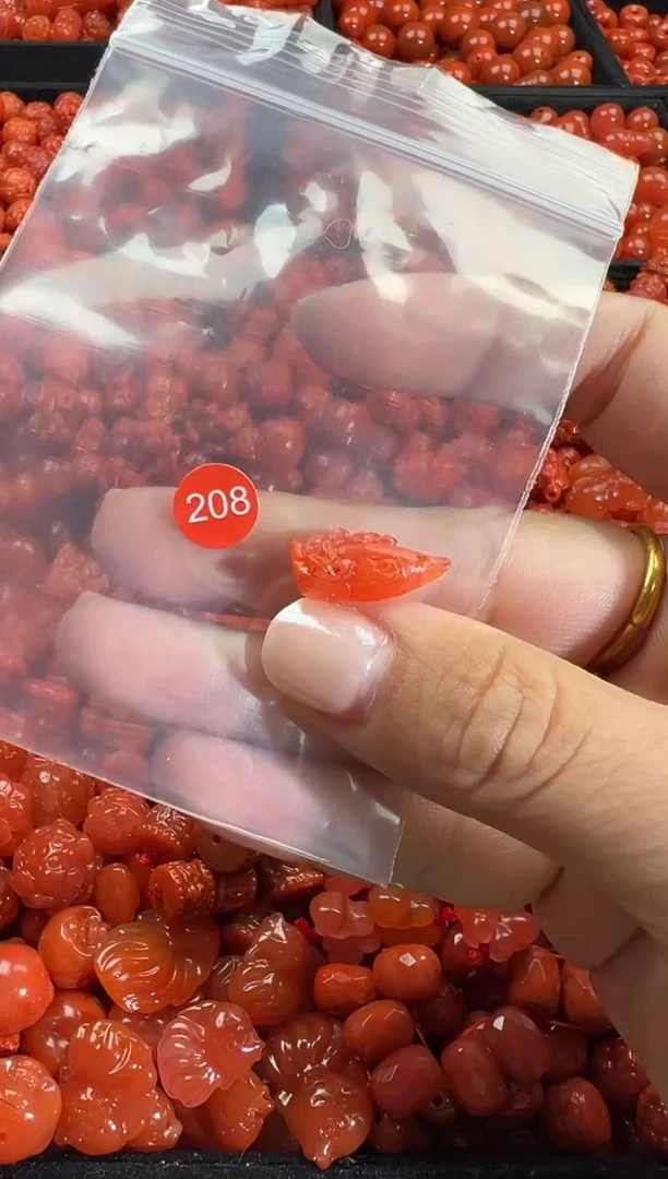 颈饰未镶嵌南红玛瑙1