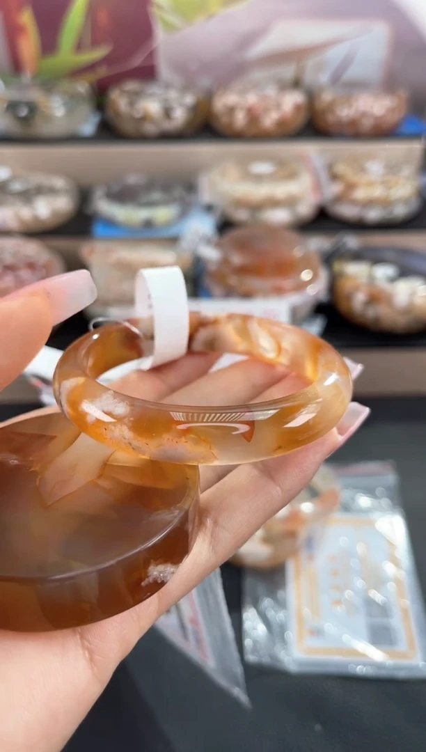 未镶嵌手镯石英质玉56