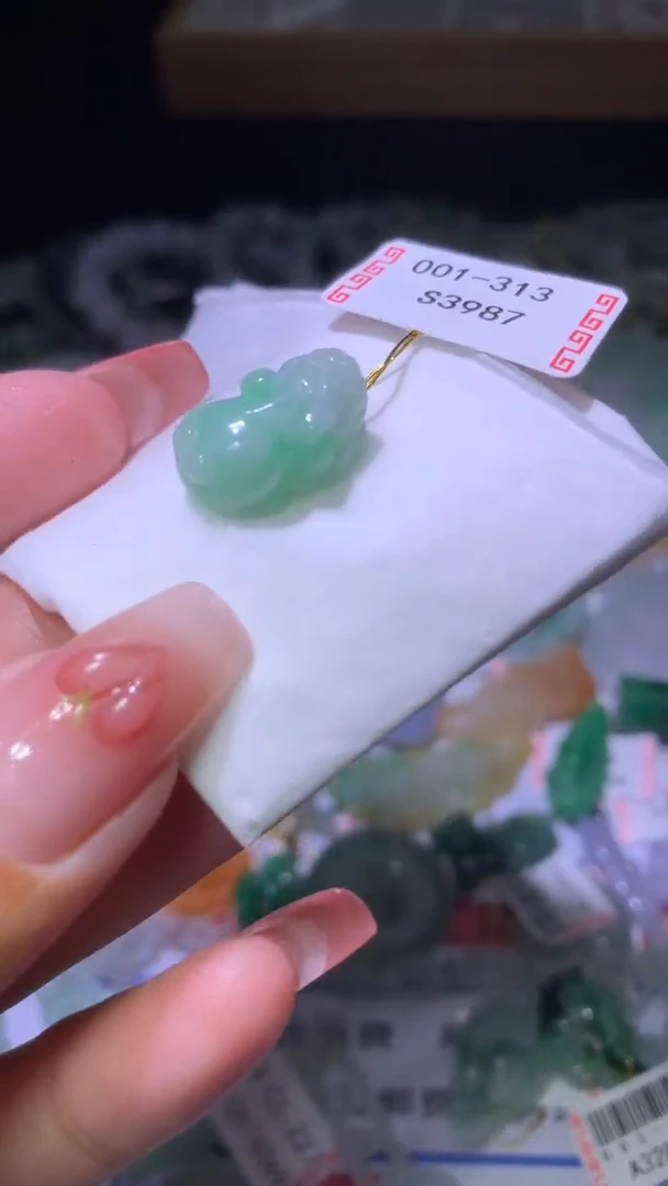 翡翠未镶嵌颈饰MXX020320