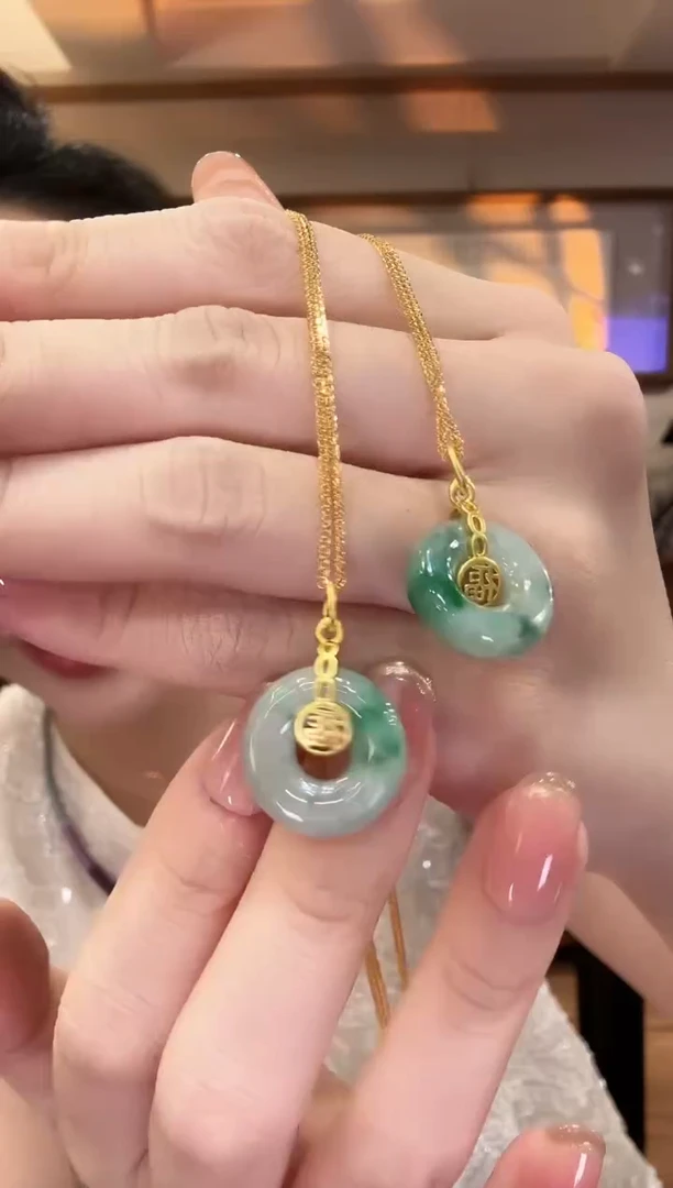 翡翠未镶嵌颈饰国风多样性发其一