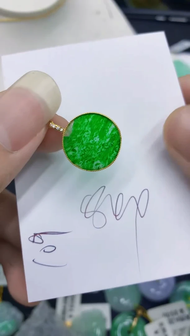 翡翠18K金镶嵌颈饰1111111