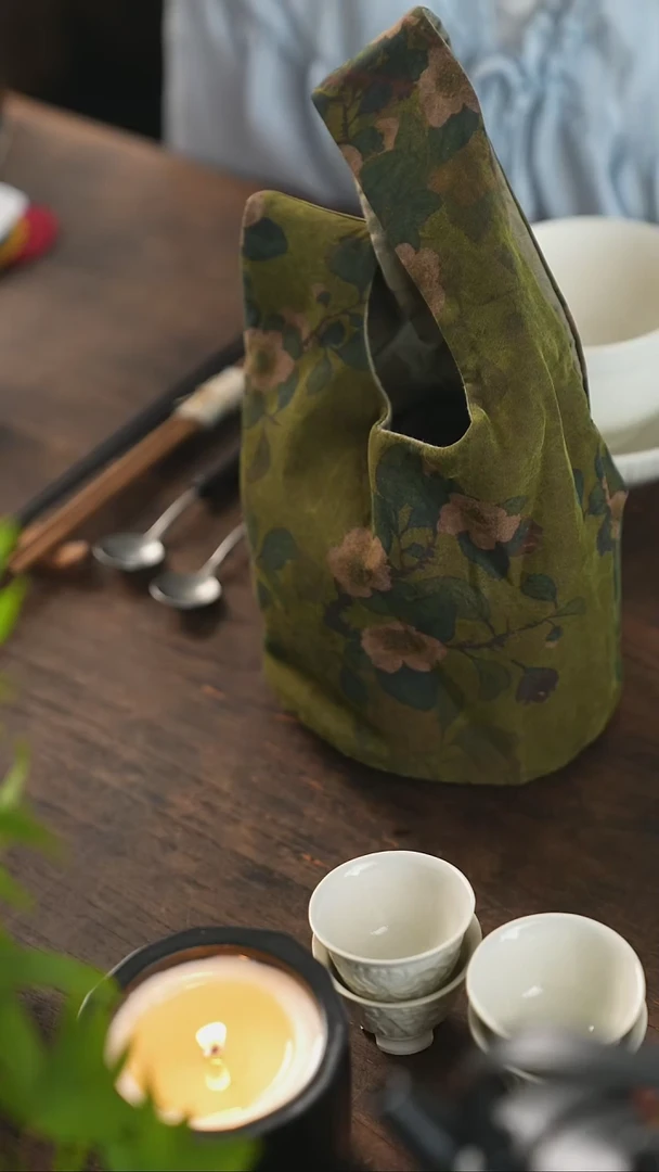 其他绿色 山茶花手腕包