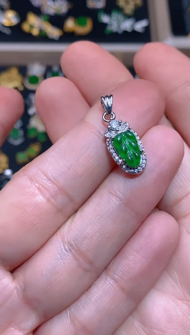 【闪购商品】翡翠吊坠(不含链)银S925镶嵌叶子