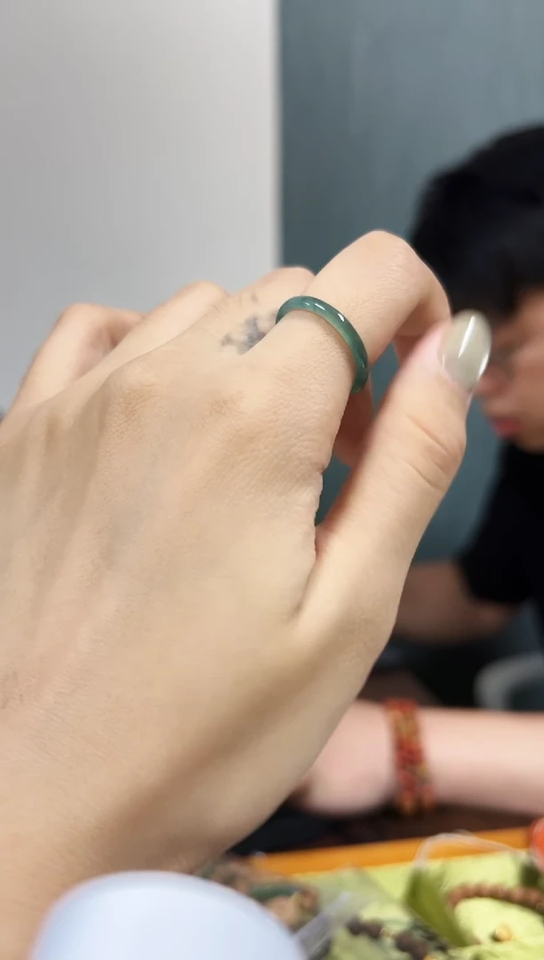 未镶嵌戒指翡翠指环王