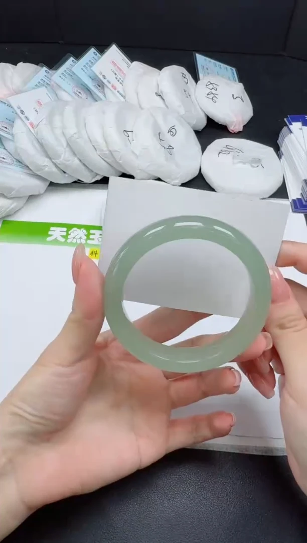 未镶嵌手镯石英质玉034-5758