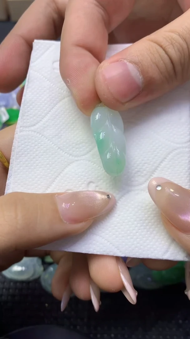 颈饰未镶嵌翡翠天然缅甸翡翠A货