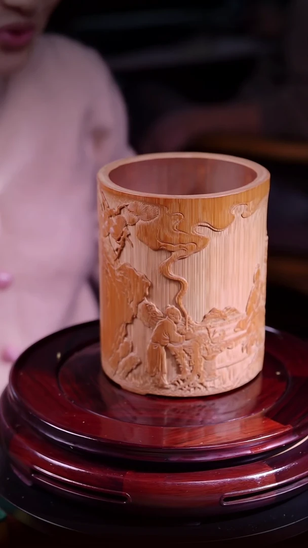 竹小**生品香图雕刻笔筒328