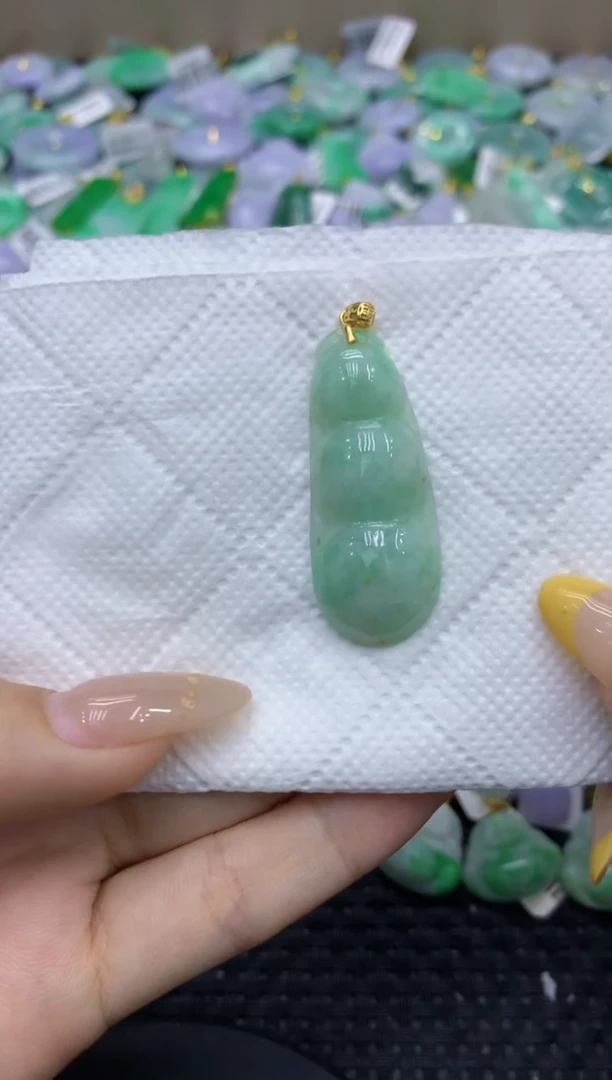 颈饰未镶嵌翡翠天然缅甸翡翠A货
