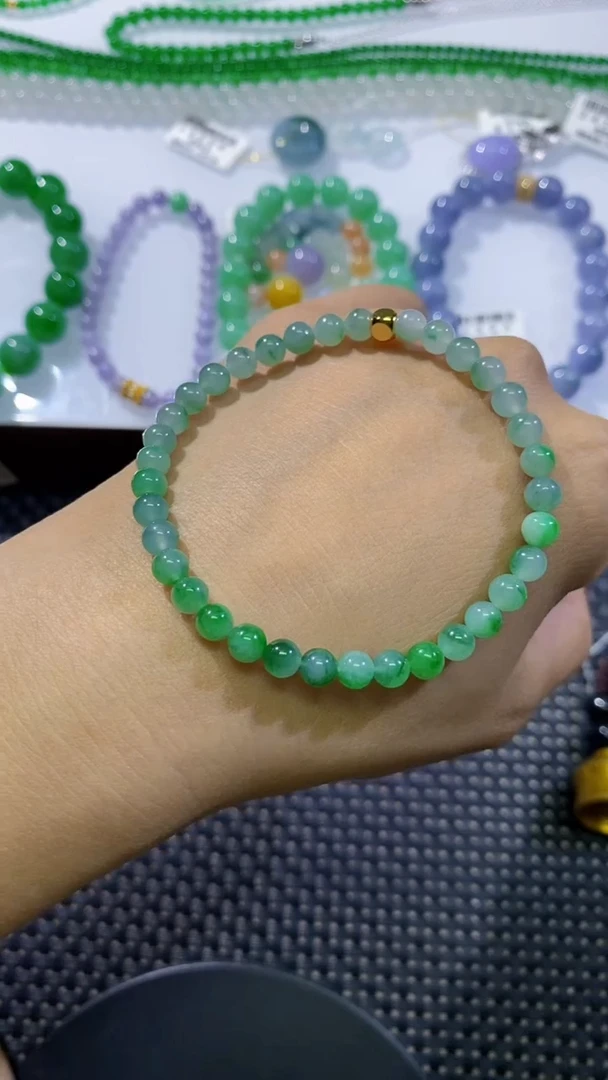 散珠翡翠卡5绿飘花手串