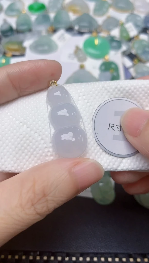 翡翠18K金镶嵌颈饰天然缅甸A货翡翠