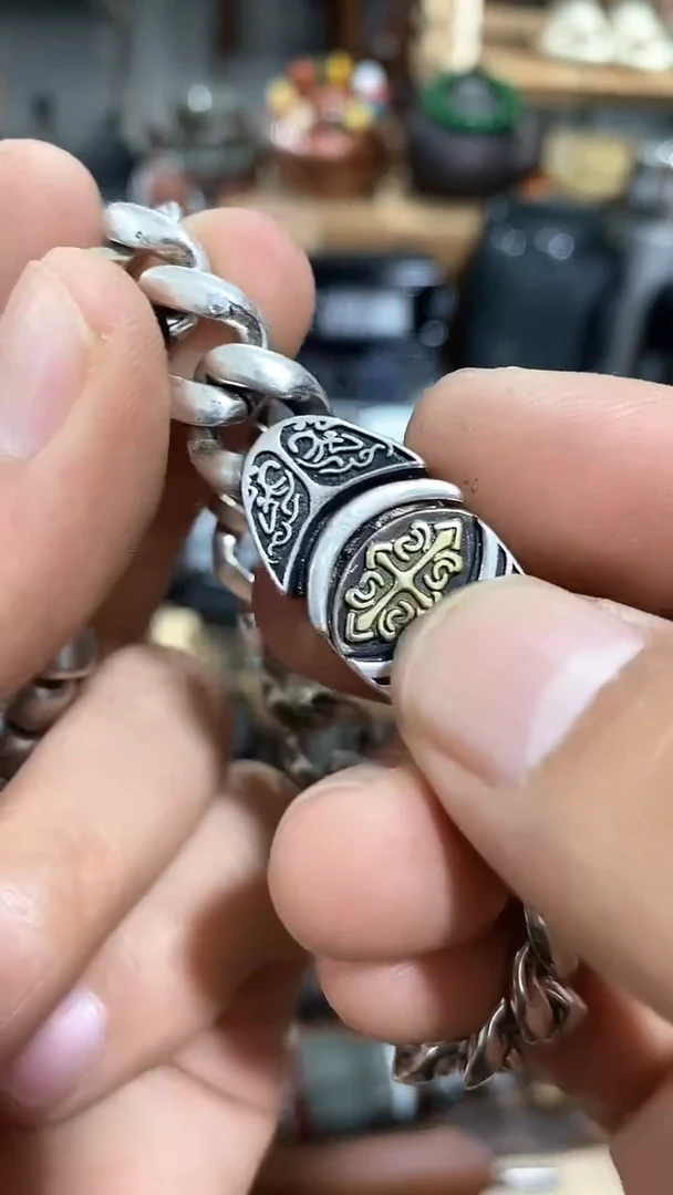 瓷片闪购商品  如图所示