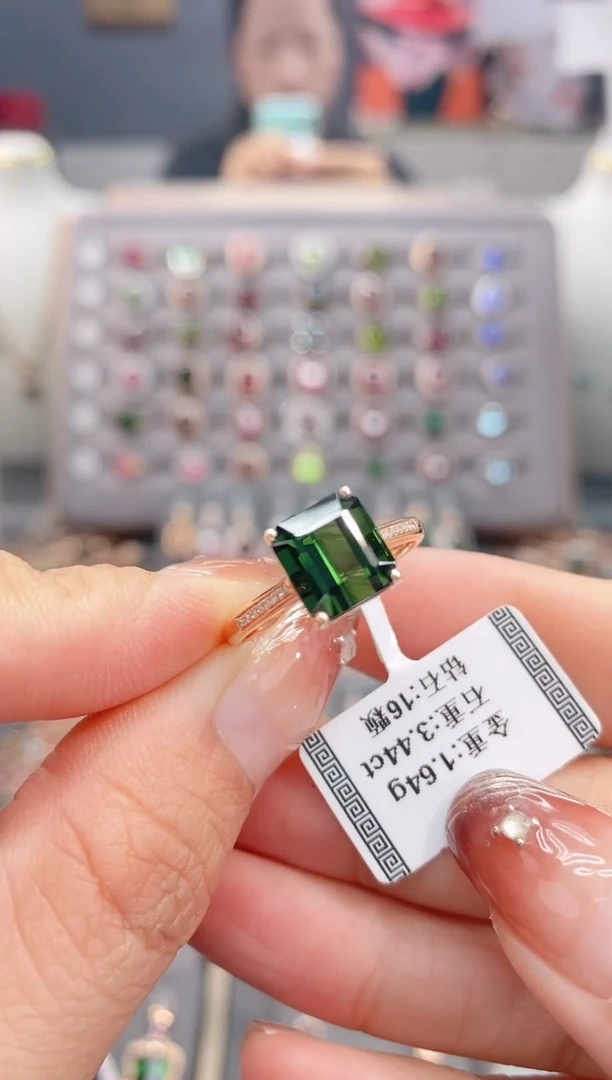 18K金镶嵌戒指碧玺3.44