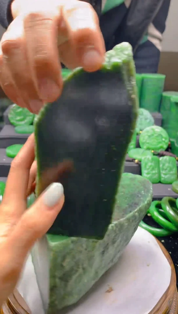 未镶嵌和田玉（碧玉）珠宝半成品1