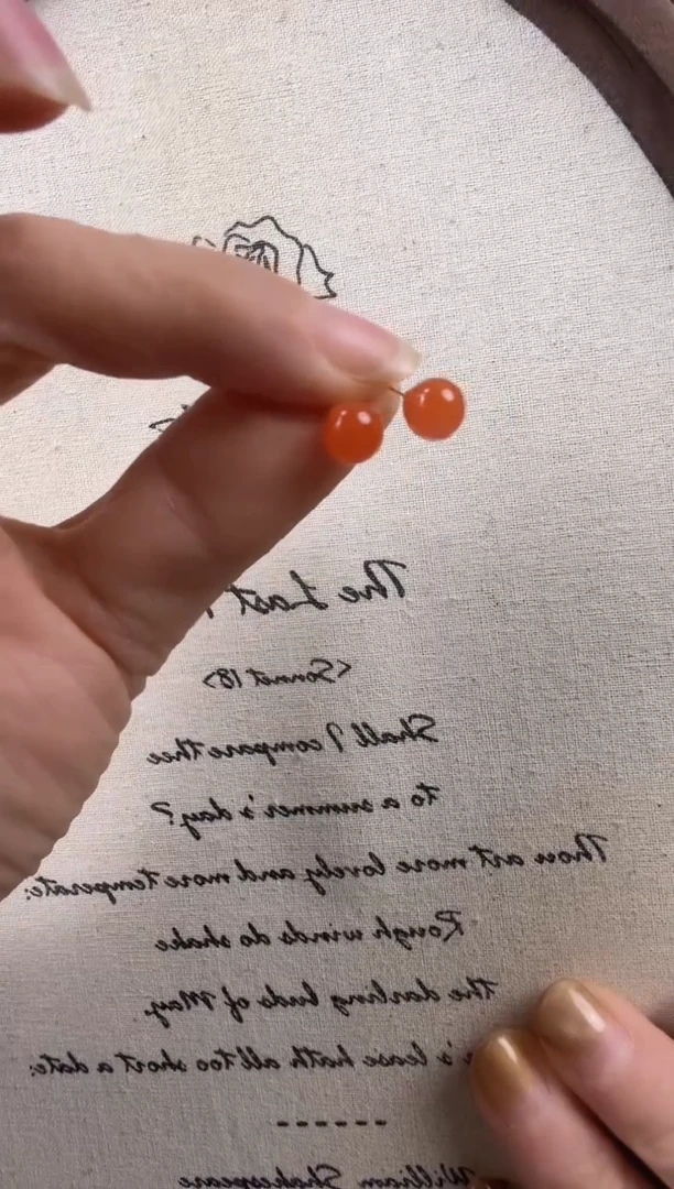 18K金镶嵌南红玛瑙耳钉玛瑙