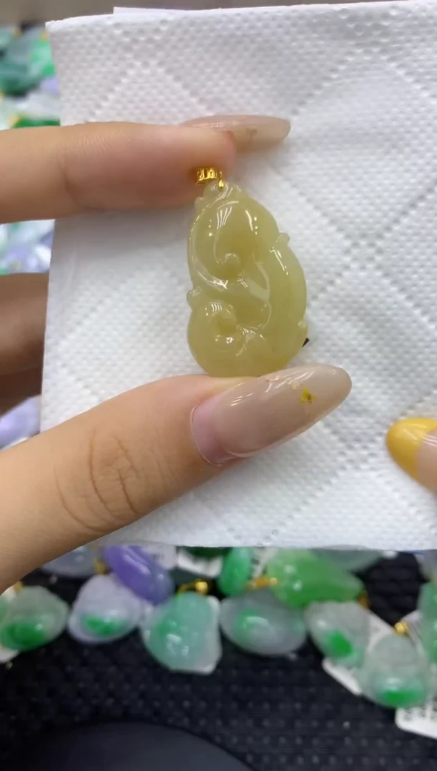 颈饰18K金镶嵌翡翠天然缅甸翡翠A货