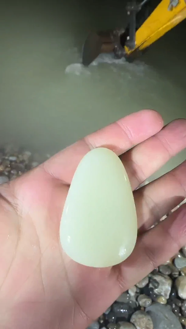 未镶嵌和田玉把件1