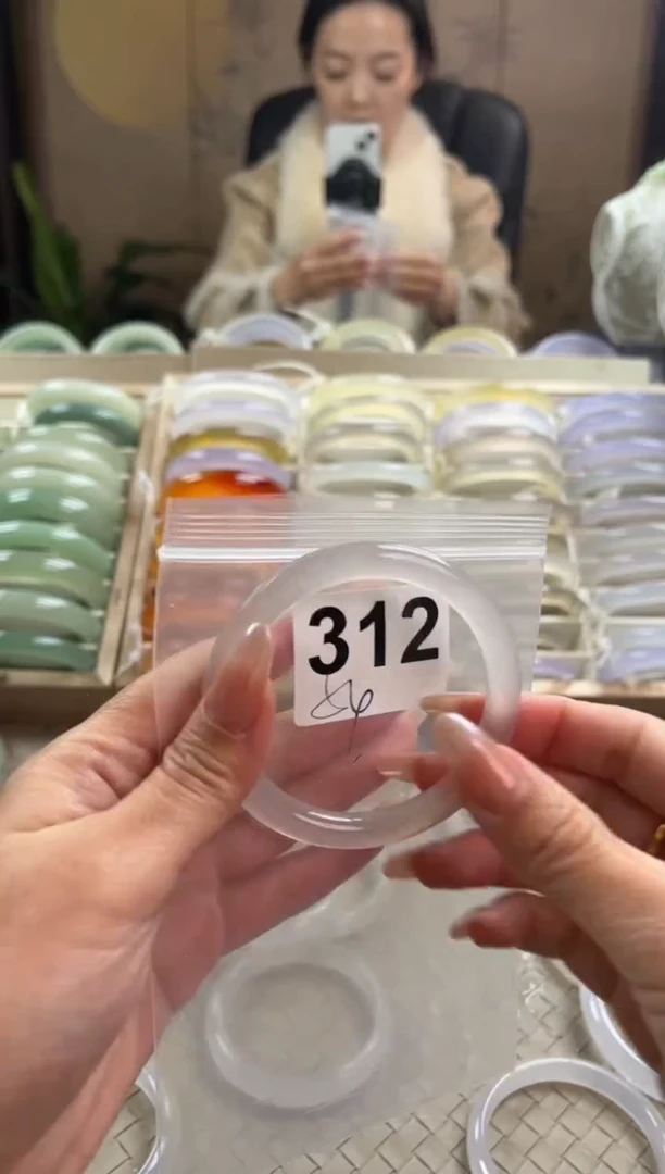 手镯玛瑙/玉髓未镶嵌312