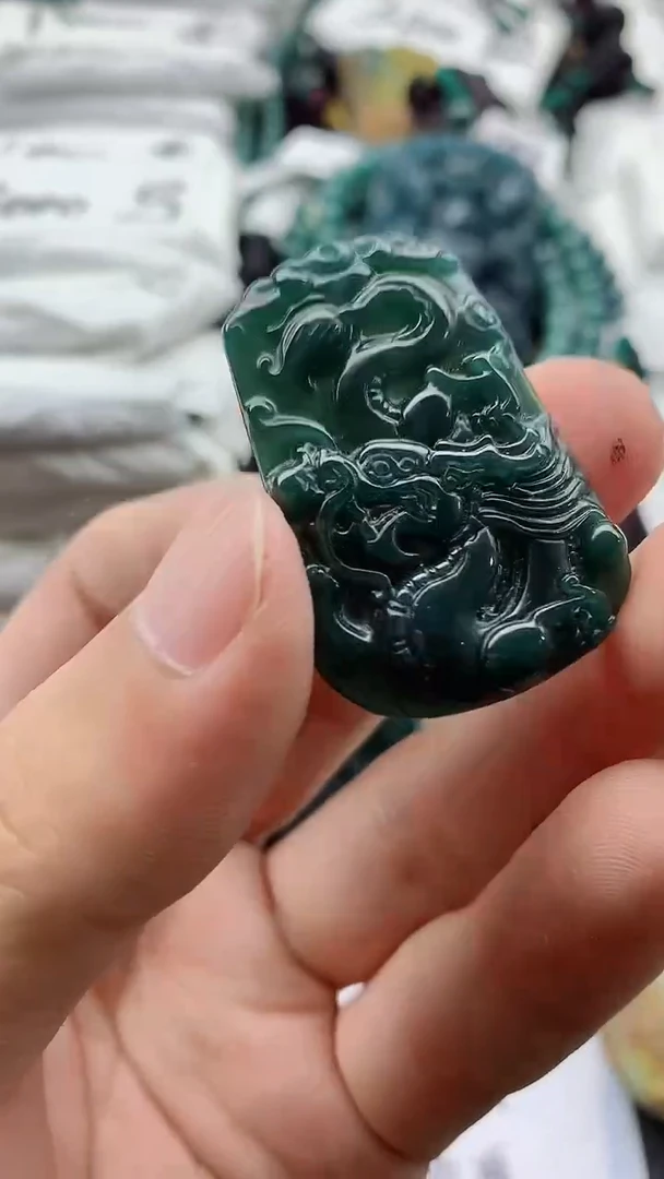 翡翠未镶嵌颈饰555555555555