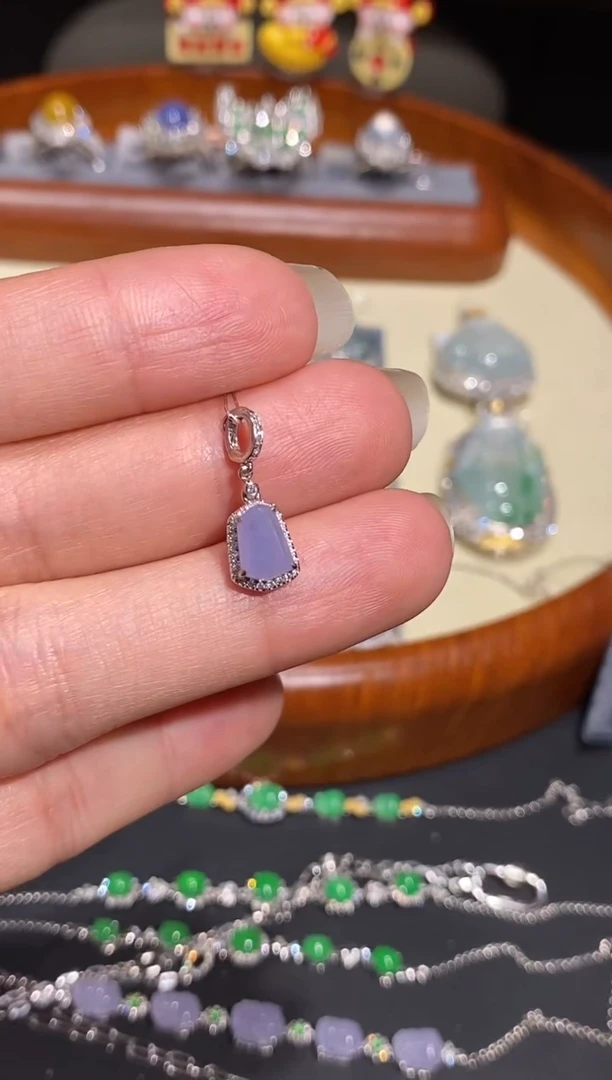 【闪购商品】翡翠颈饰18K金镶嵌万能扣吊坠