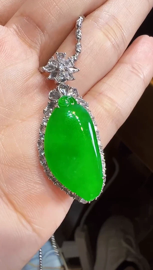 吊坠(不含链)18K金镶嵌翡翠福瓜