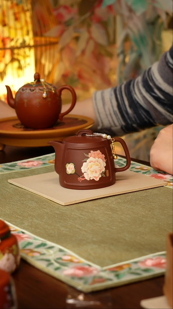 今***兴宜兴紫砂原矿泥料手工壶