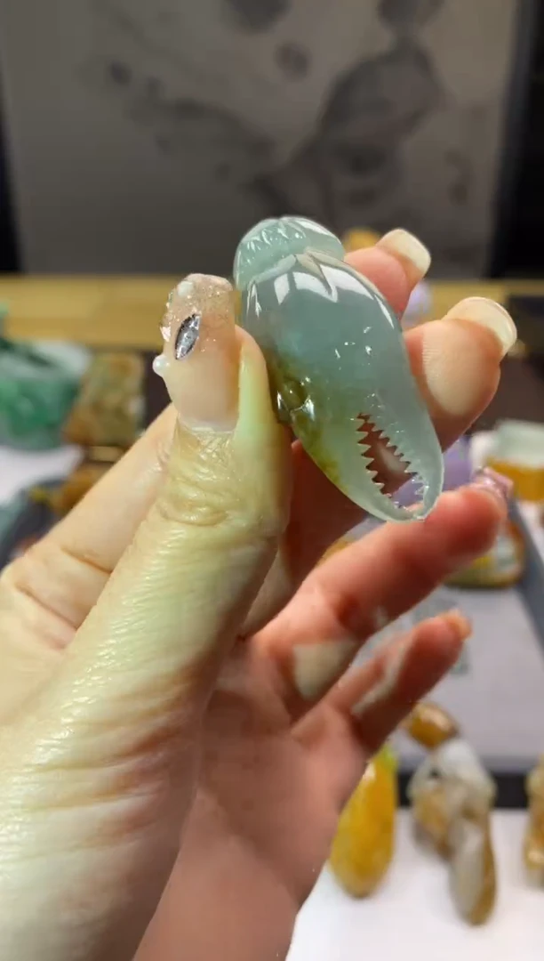 未镶嵌挂件翡翠蟹钳