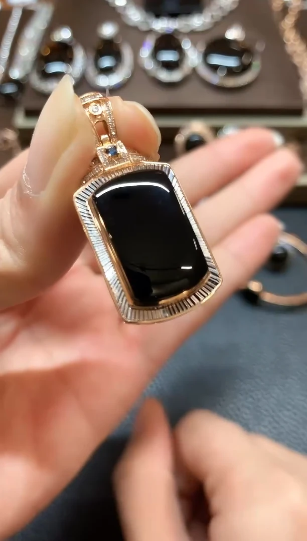 【闪购商品】翡翠吊坠(不含链)18K金镶嵌b46不退换多样性一件发货