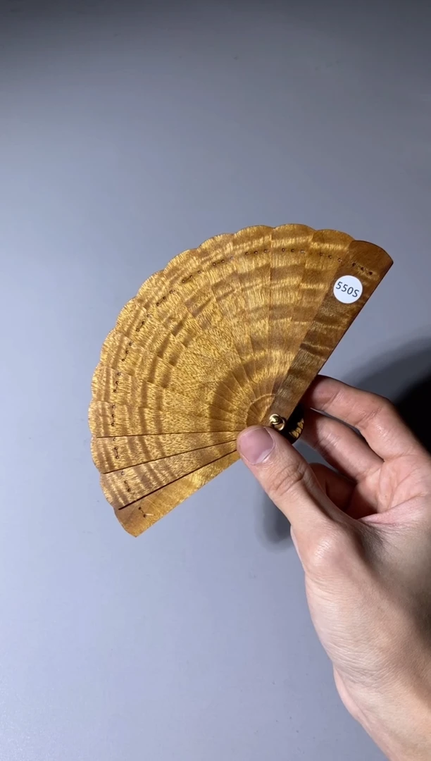 【闪购商品】金丝楠木雕550号10cm金丝楠迷你扇