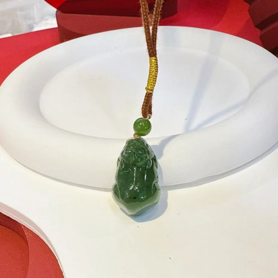 编绳25*15*14mm碧玉貔貅吊坠HNZ13757