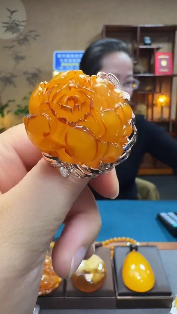 银S925镶嵌琥珀戒指天然保真蜜蜡牡丹花戒指
