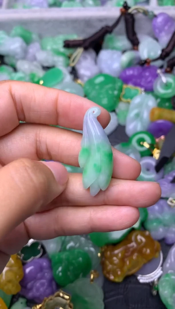 颈饰未镶嵌翡翠缅甸翡翠吊坠