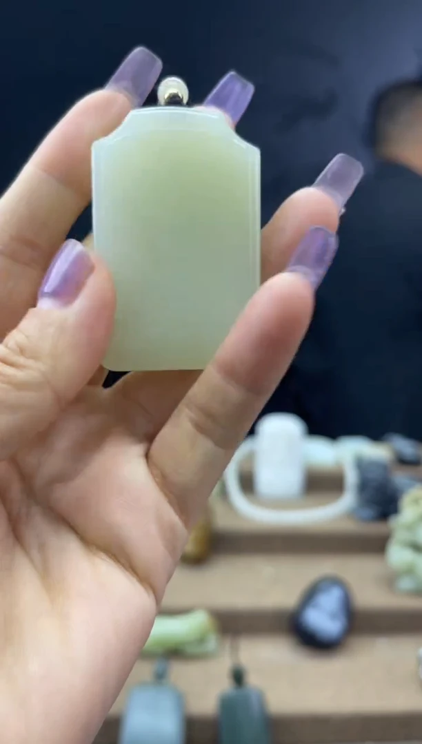 颈饰未镶嵌和田玉1