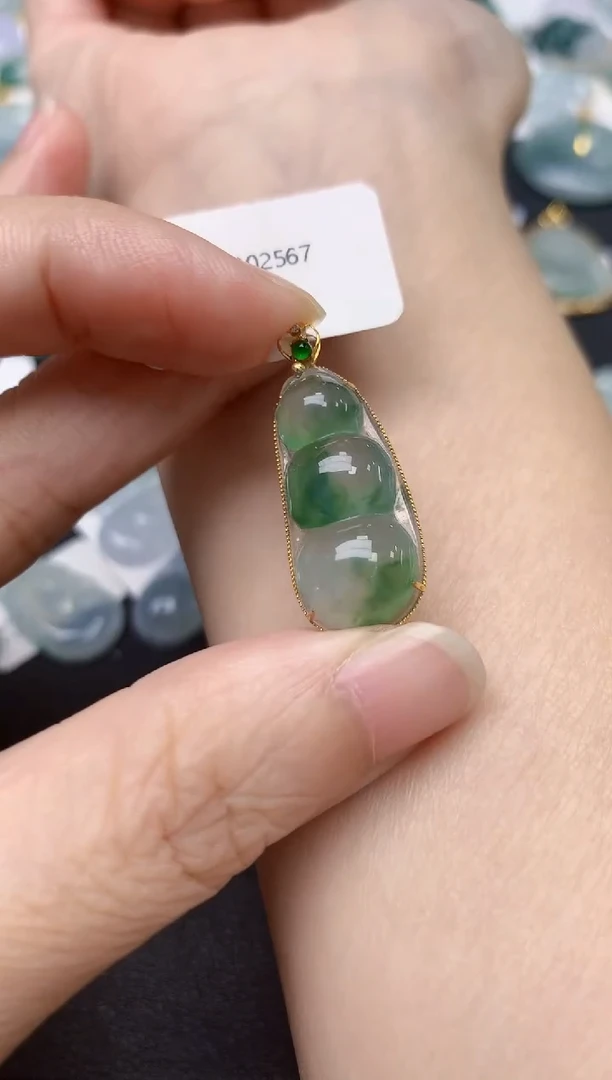 颈饰18K金镶嵌翡翠天然缅甸A货翡翠