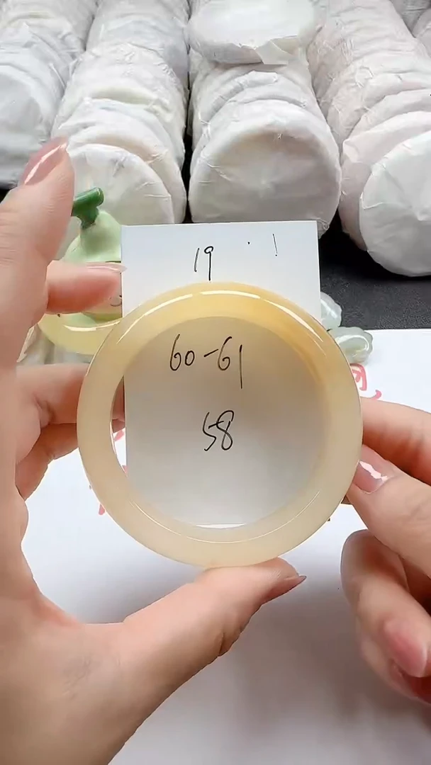 石英质玉手镯未镶嵌19+6061