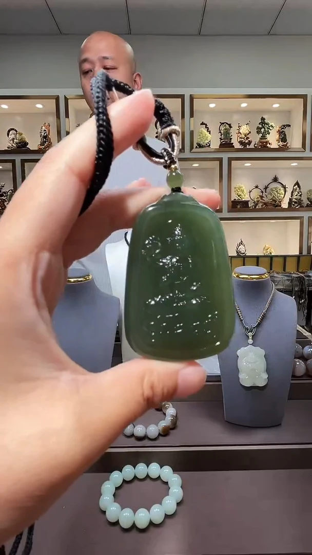 和田玉未镶嵌颈饰苏