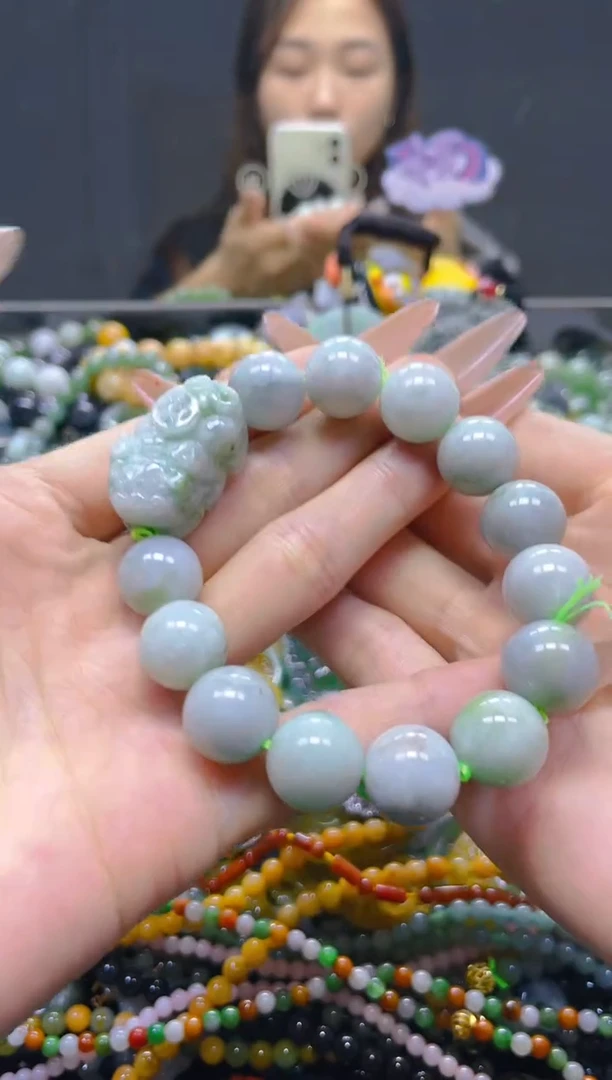 翡翠未镶嵌颈饰13MM/B/翡翠A货，一件也是批发价