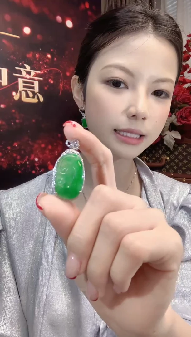 吊坠(不含链)18K金镶嵌翡翠A47