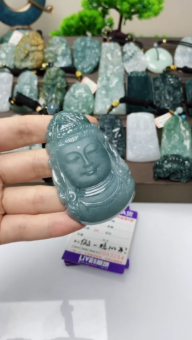 翡翠未镶嵌颈饰