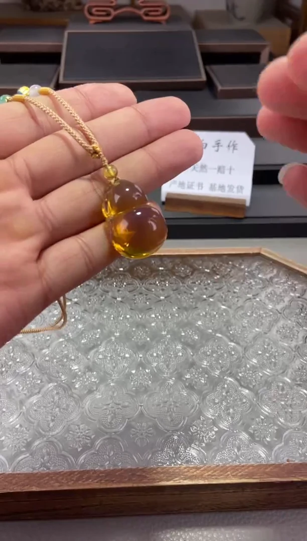 琥珀颈饰未镶嵌金蓝葫芦吊坠