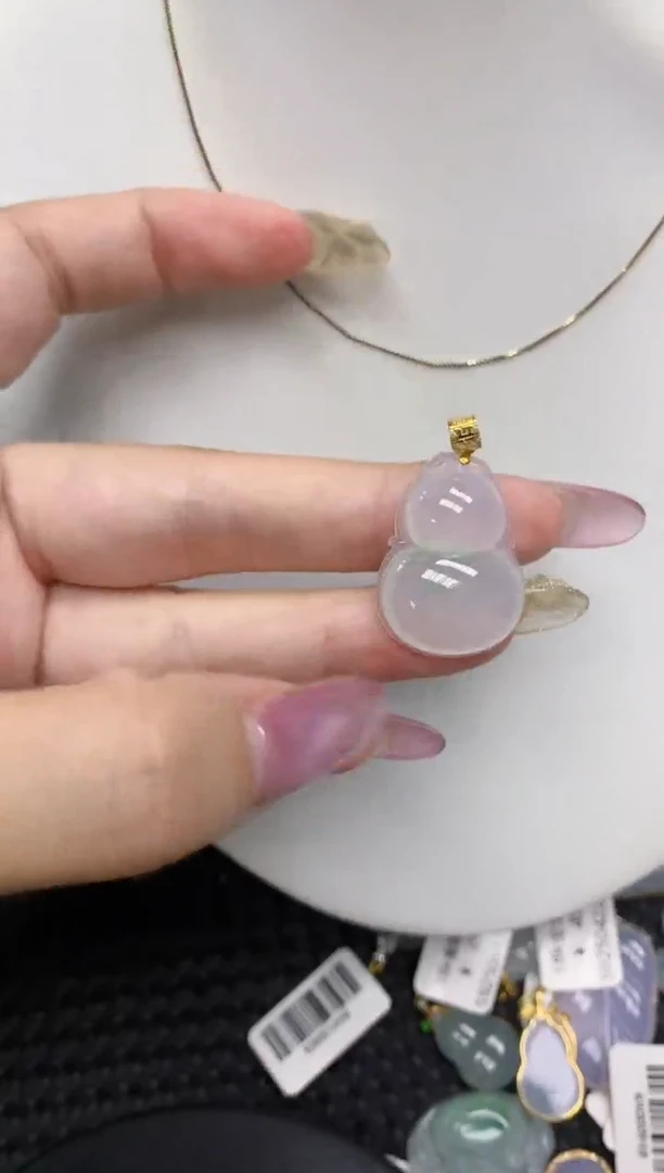 翡翠18K金镶嵌颈饰1111111111