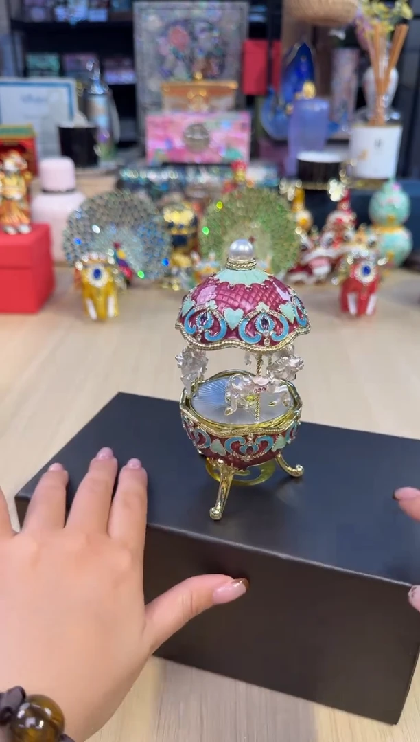 137七宝紫色爱心旋转木马音乐盒