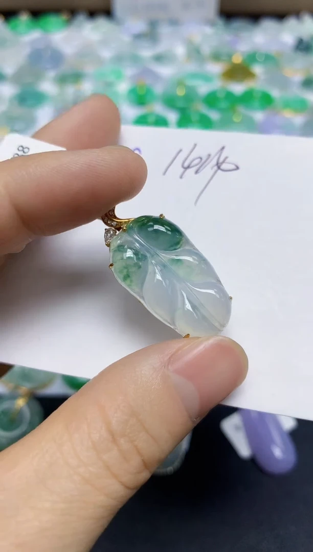 颈饰18K金镶嵌翡翠天然缅甸翡翠A货翡翠百元以上9元证书费自理