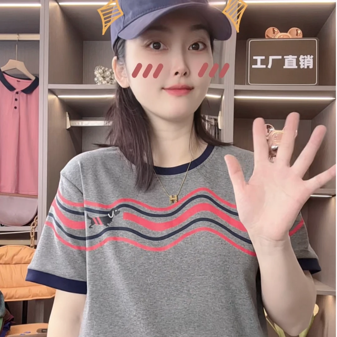 【冲浪小狗】时尚线条印花短袖棉T恤女正肩显瘦上衣夏季新款