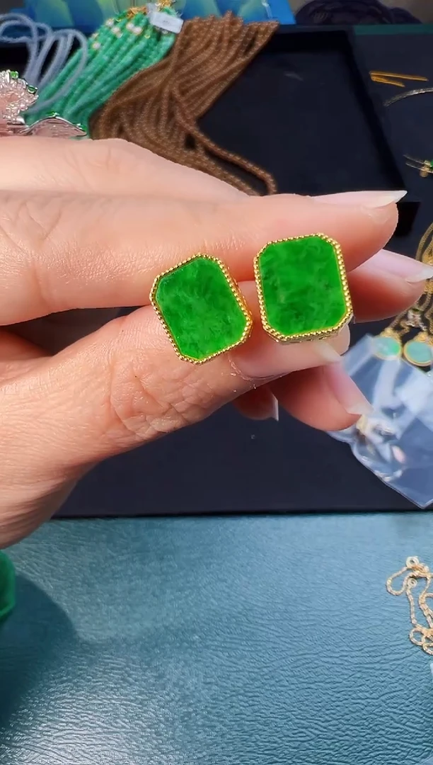 【闪购商品】翡翠耳饰未镶嵌耳钉