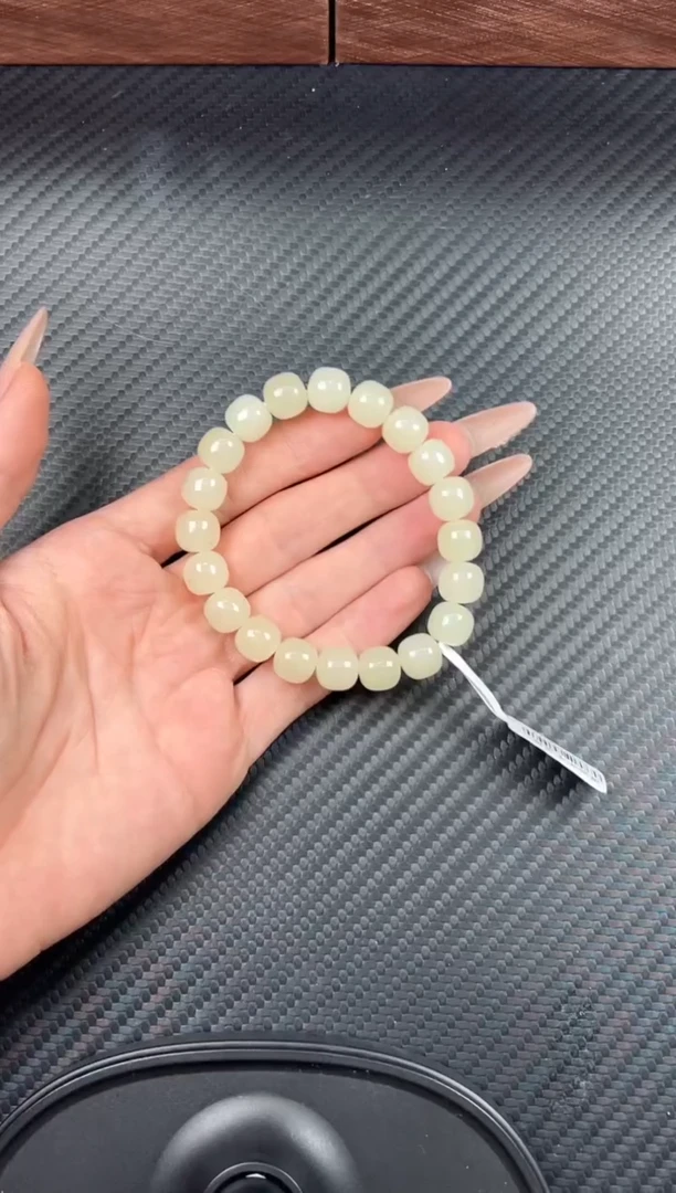 未镶嵌手串和田玉且末天泰微色差卡10JM