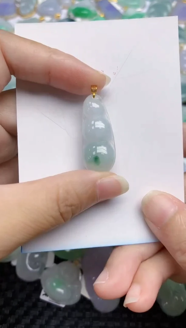 翡翠未镶嵌颈饰天然翡翠A货