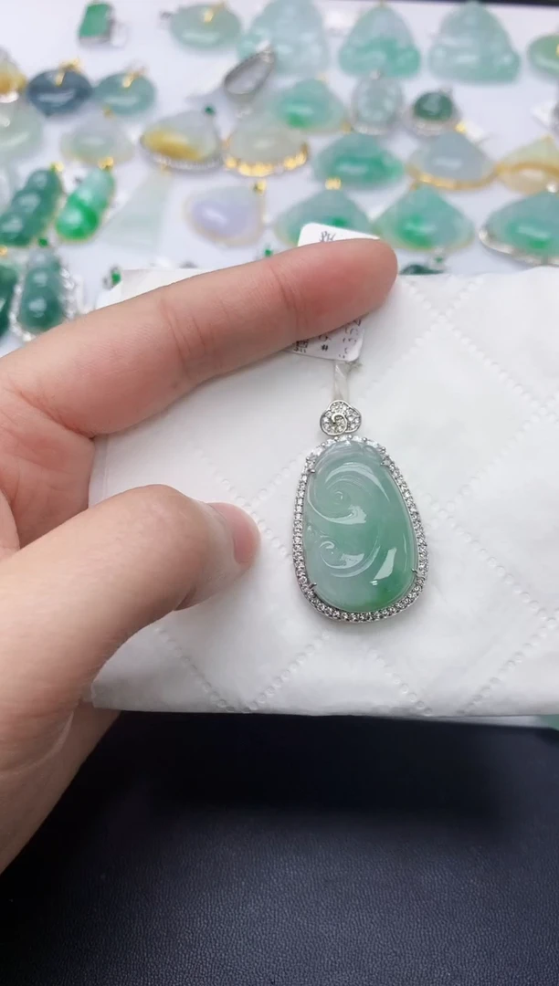 颈饰银S925镶嵌翡翠天然A货